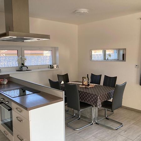 Jenny Home Mojmirovce Bagian luar foto