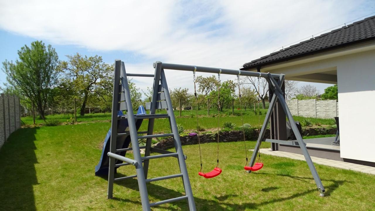 Jenny Home Mojmirovce Bagian luar foto