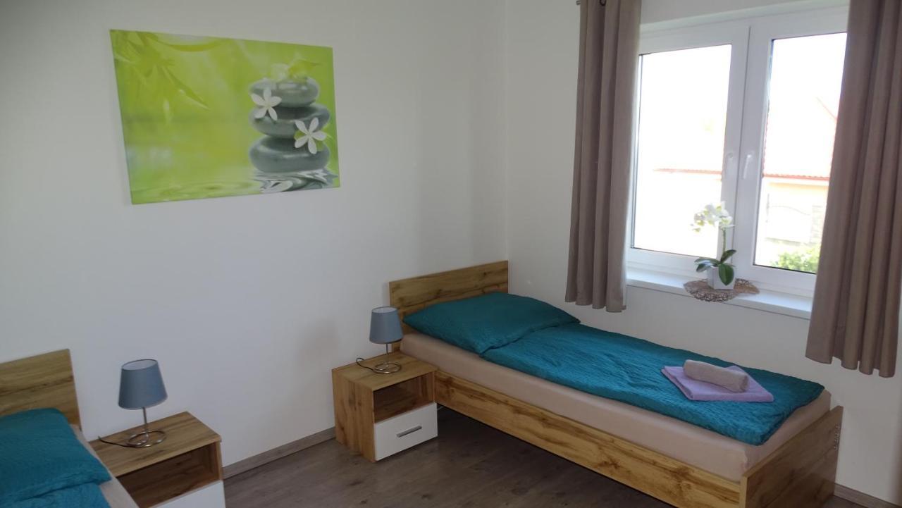 Jenny Home Mojmirovce Bagian luar foto